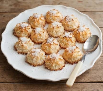 Snowy Coconut Macaroons